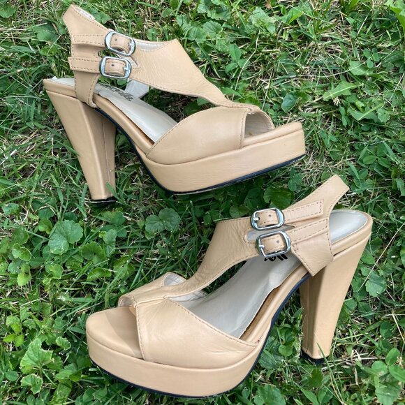 Women's Petite Shoe 2M, Nude Leather, Platform Sandals - Picture 1 of 5